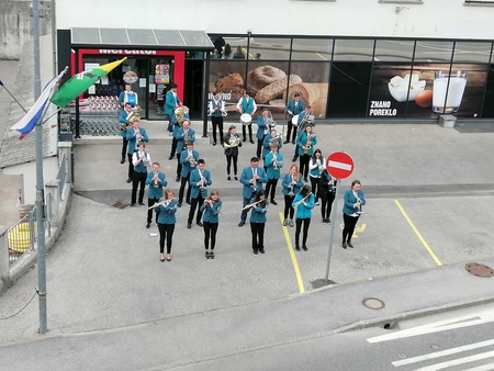 Ribniški pihalni orkester med nastopom