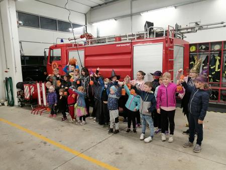 Skupinski posnetek otrok po zaključku delavnic